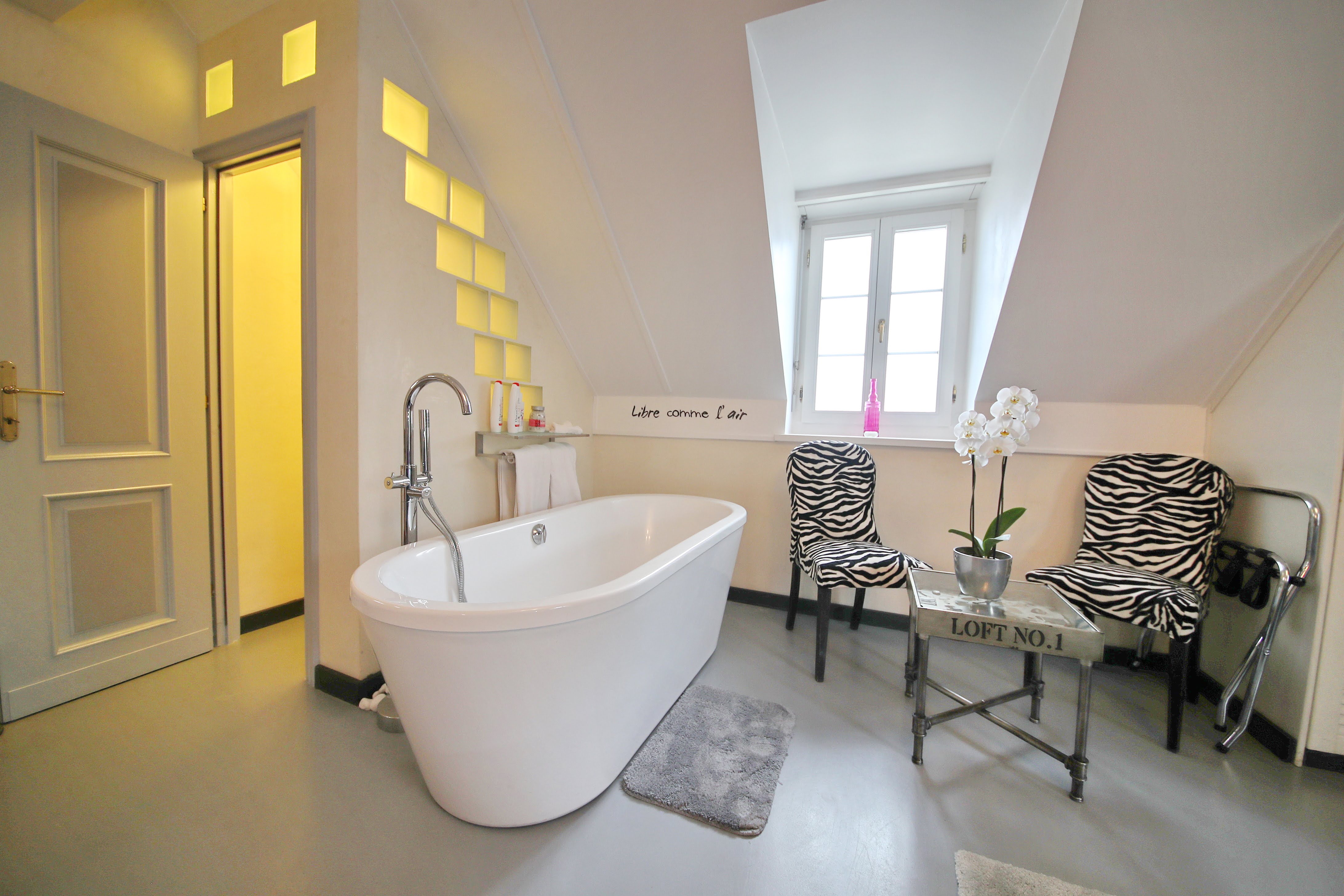 B&B | Corseaux Beach - Zimmer 04 - Bad