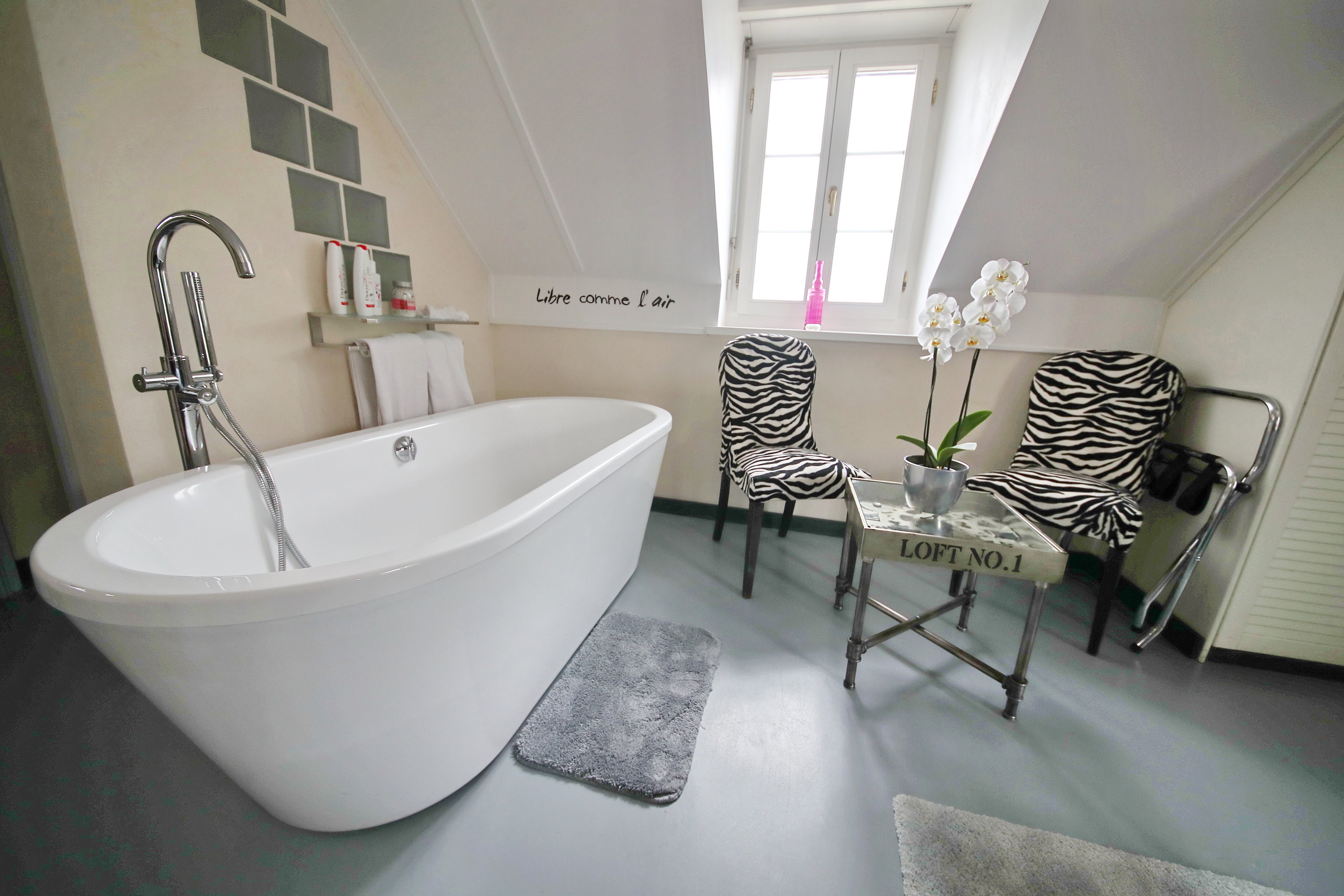 B&B | Corseaux Beach - Zimmer 04 - Bad